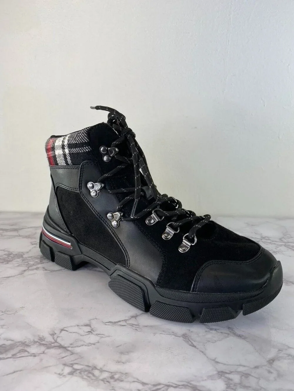Tommy Hilfiger Women's Black NESSER Chunky Trail Lace Up Boots Size 10